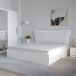Set Dormitor Dante Alb – Recenzie completă | Pat 160×200 cm, noptiere și dulap cu uși glisante cu oglindă